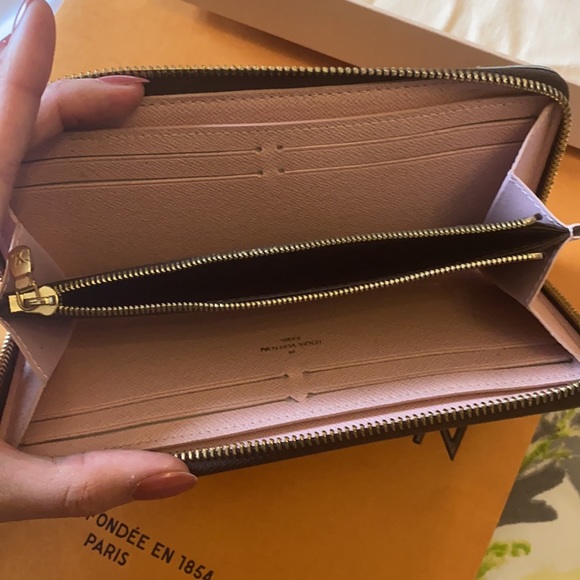 Louis Vuitton Clemence Wallet - Picture 12 of 12